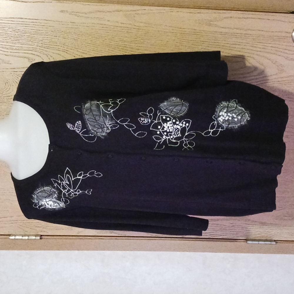 A bundle of 2 Cj banks cardigans